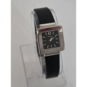 Ultra Rare Vintage Swiss Delma Ladies 467-337 Quartz Luxury Watch New Battery